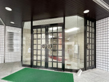 オフィスビル出入口