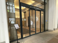 オフィスビル出入口