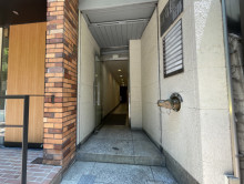 オフィスビル出入口