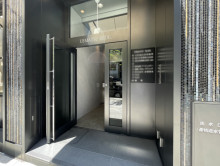 オフィスビル出入口