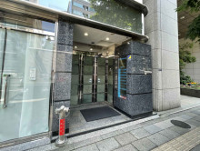 オフィスビル出入口