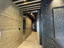 オフィスビル出入口