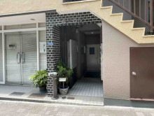 オフィスビル出入口