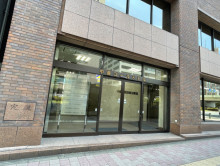 オフィスビル出入口