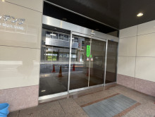 オフィスビル出入口