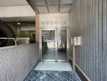 オフィスビル出入口