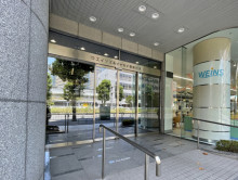 オフィスビル出入口