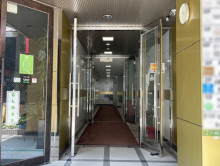 オフィスビル出入口