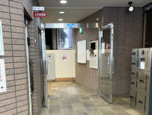 オフィスビル出入口