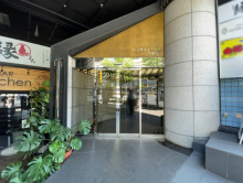 オフィスビル出入口