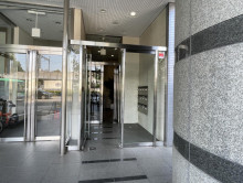 オフィスビル出入口