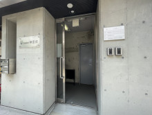 オフィスビル出入口