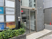 オフィスビル出入口