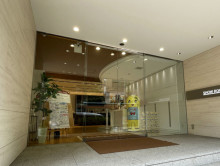 オフィスビル出入口