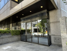 オフィスビル出入口