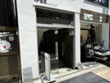 オフィスビル出入口