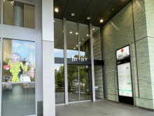 オフィスビル出入口