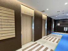 エレベーター(3基)