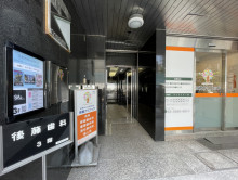 オフィスビル出入口