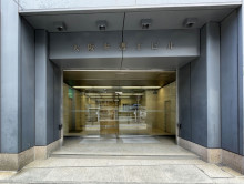 オフィスビル出入口