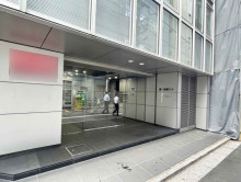 オフィスビル出入口