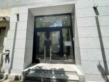 オフィスビル出入口