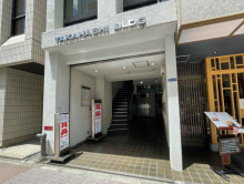 オフィスビル出入口