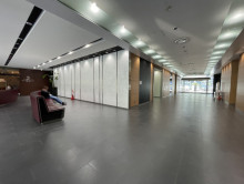 エントランスホール