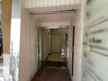 オフィスビル出入口