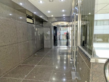 オフィスビル出入口