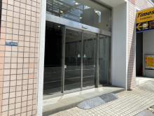 オフィスビル出入口