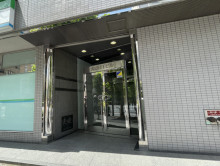 オフィスビル出入口