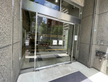 オフィスビル出入口