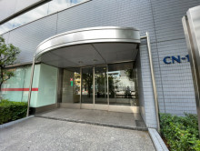 オフィスビル出入口