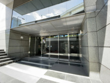 オフィスビル出入口