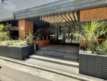 オフィスビル出入口