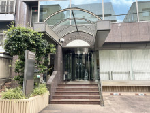 オフィスビル出入口