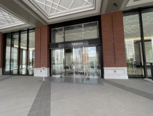 オフィスビル出入口