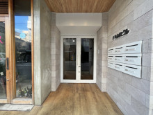 オフィスビル出入口