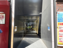 オフィスビル出入口