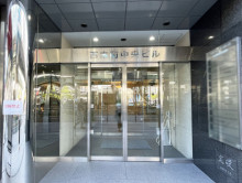 オフィスビル出入口