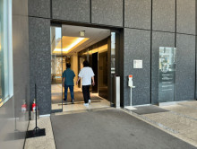 エレベーターホール出