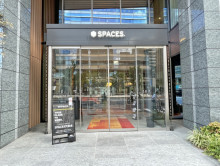 オフィスビル出入り口