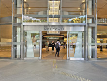 オフィスビル出入口