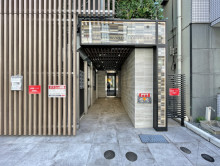 オフィスビル出入口