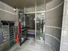 オフィスビル出入口