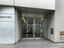 オフィスビル出入口