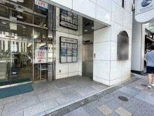 オフィスビル出入口