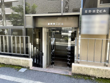 オフィスビル出入口