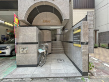 オフィスビル出入口